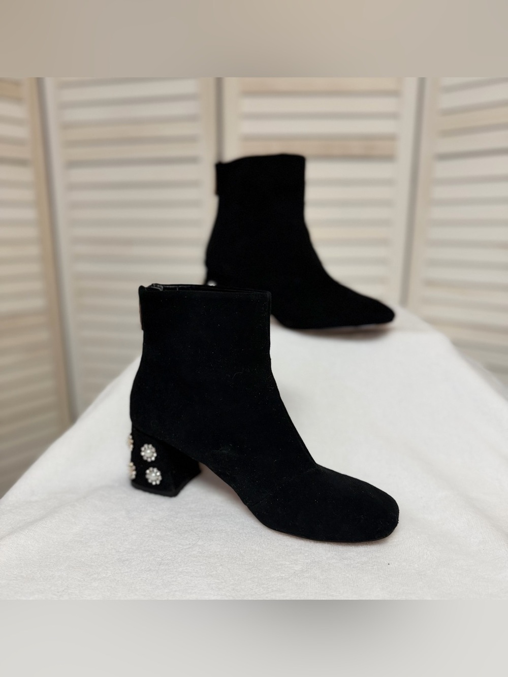 Nanette Lepore Boots Sz 6 suede embellished pearls and crystals LIKE NEW UPPER